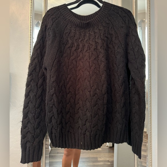Neiman Marcus women’s black cable knit sweater, great condition. Size L - Picture 3 of 3